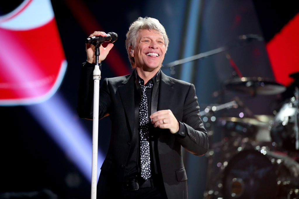 Jon Bon Jovi’s performance at Democratic rally after vocal surgery sparks mixed reactions and concerns