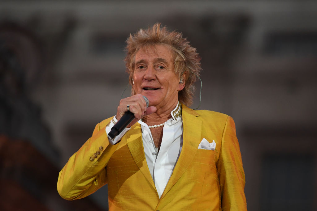 Rod Stewart Clears Up Health Rumors, Show Cancellation: ‘I’m Not Dead’