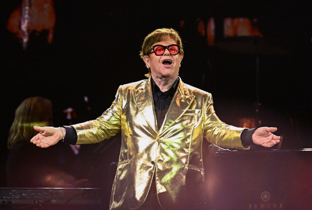 Elton John Reveals Painful Diagnosis That Left Him Partially Blind; Celebrities Send Love to Him