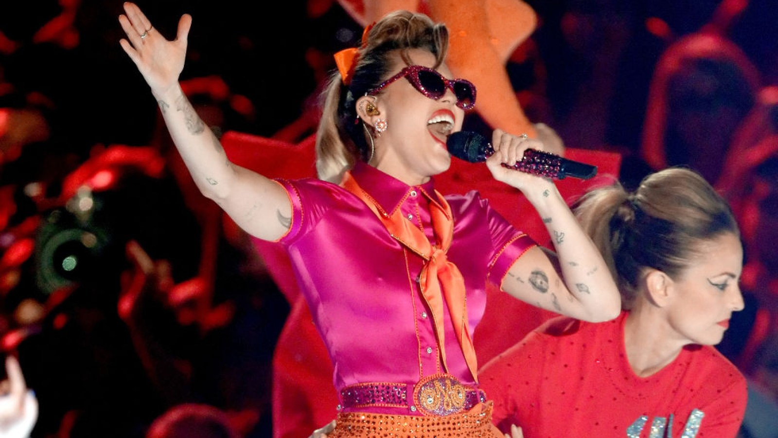 miley cyrus red dress song Miley Cyrus Wearing Red Dress to Perform "Man Eater"