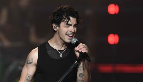 Joe Jonas Caught Shedding a Tear During Latest Performance Amid Divorce From Sophie Turner