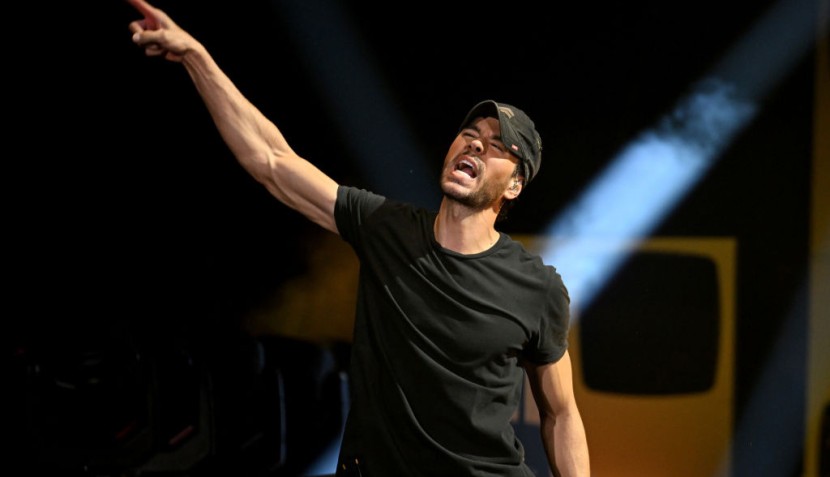 Enrique Iglesias Can't Sing? Netizens Ridicule Singer's Live Performance: 'He Sounds Like Elmo!'