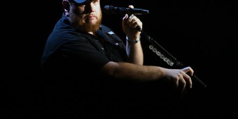 Luke Combs performs during the BetMGM Big Game Bash