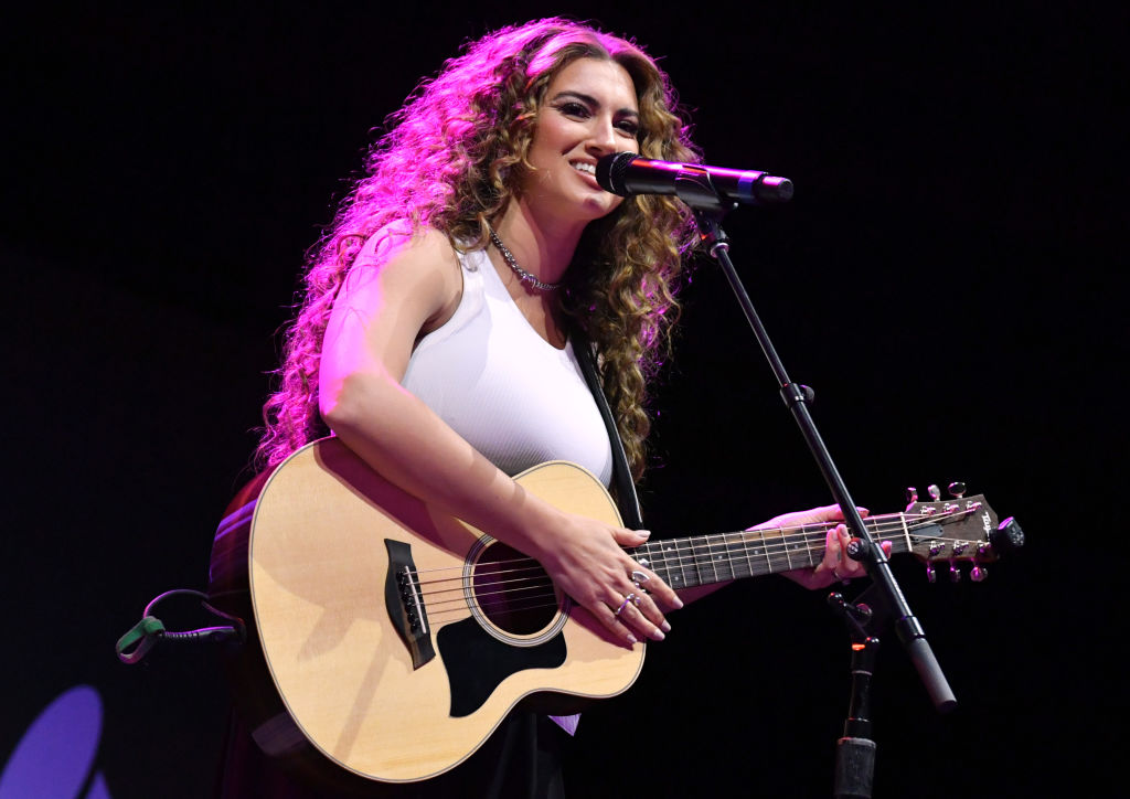 Watch Tori Kelly Effortlessly Nail Mariah Carey's 'Lead The Way' Riff