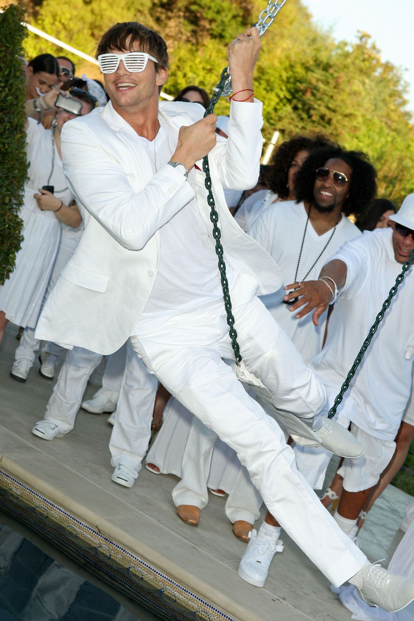 Pictures From Diddy's Infamous White Parties Resurface: Leonardo ...