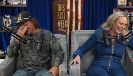 Theo Von, Miranda Lambert in 'This Past Weekend' podcast