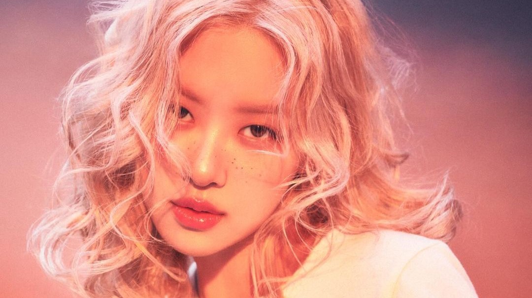 Rosé achieved the historic feat of being the first female K-pop solo artist to dominate the global Spotify chart