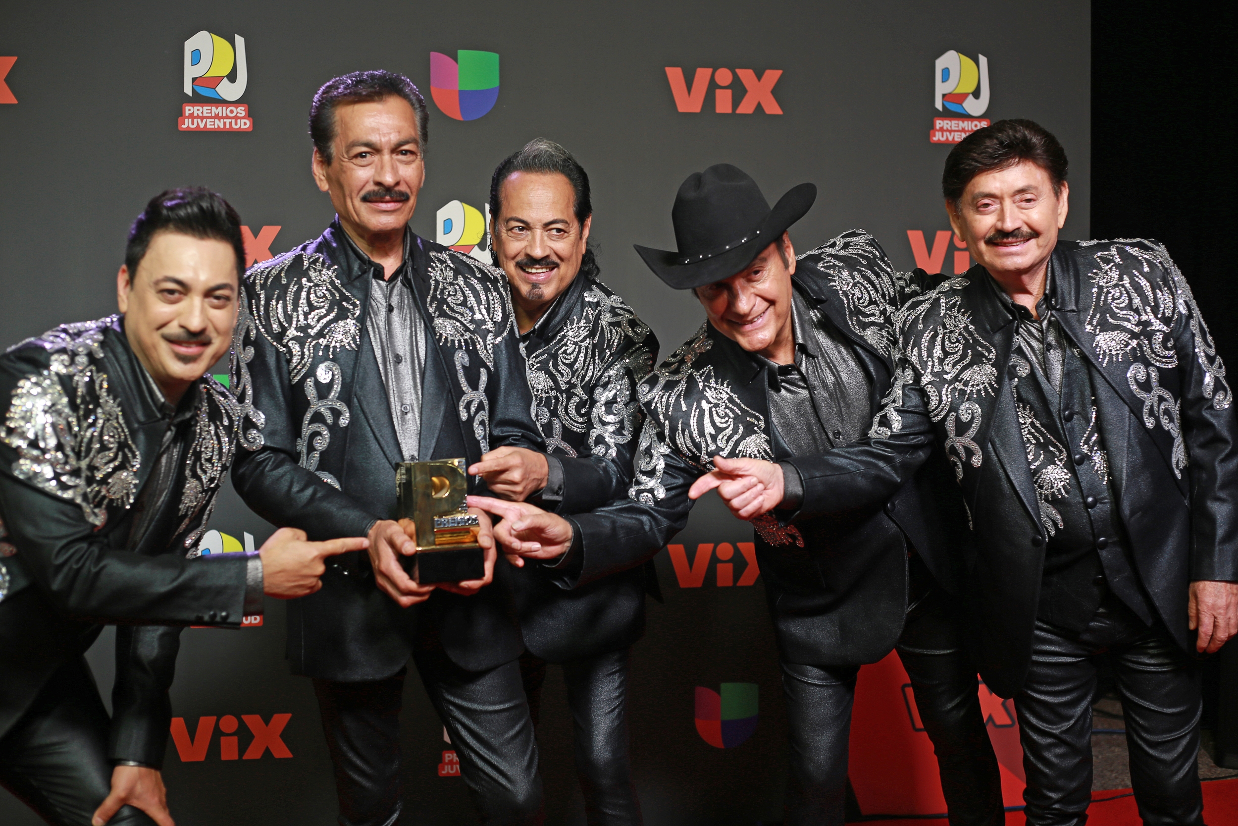 Los Tigres del Norte and Maná will compete in Kamala Harris’ rallies in Arizona and Nevada on October 31