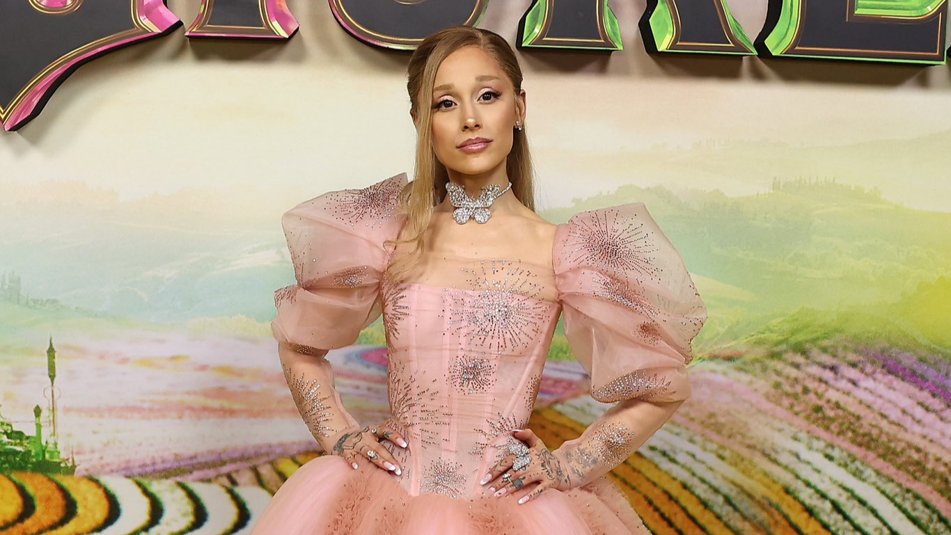 Ariana Grande paid homage to Billie Burke’s Glinda with an elegant dress by Vivienne Westwood