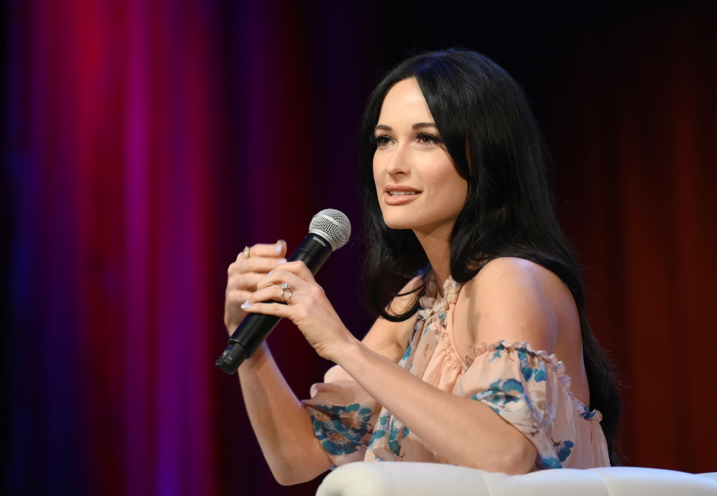 Kacey Musgraves responds to Texas backlash with K donation and apology