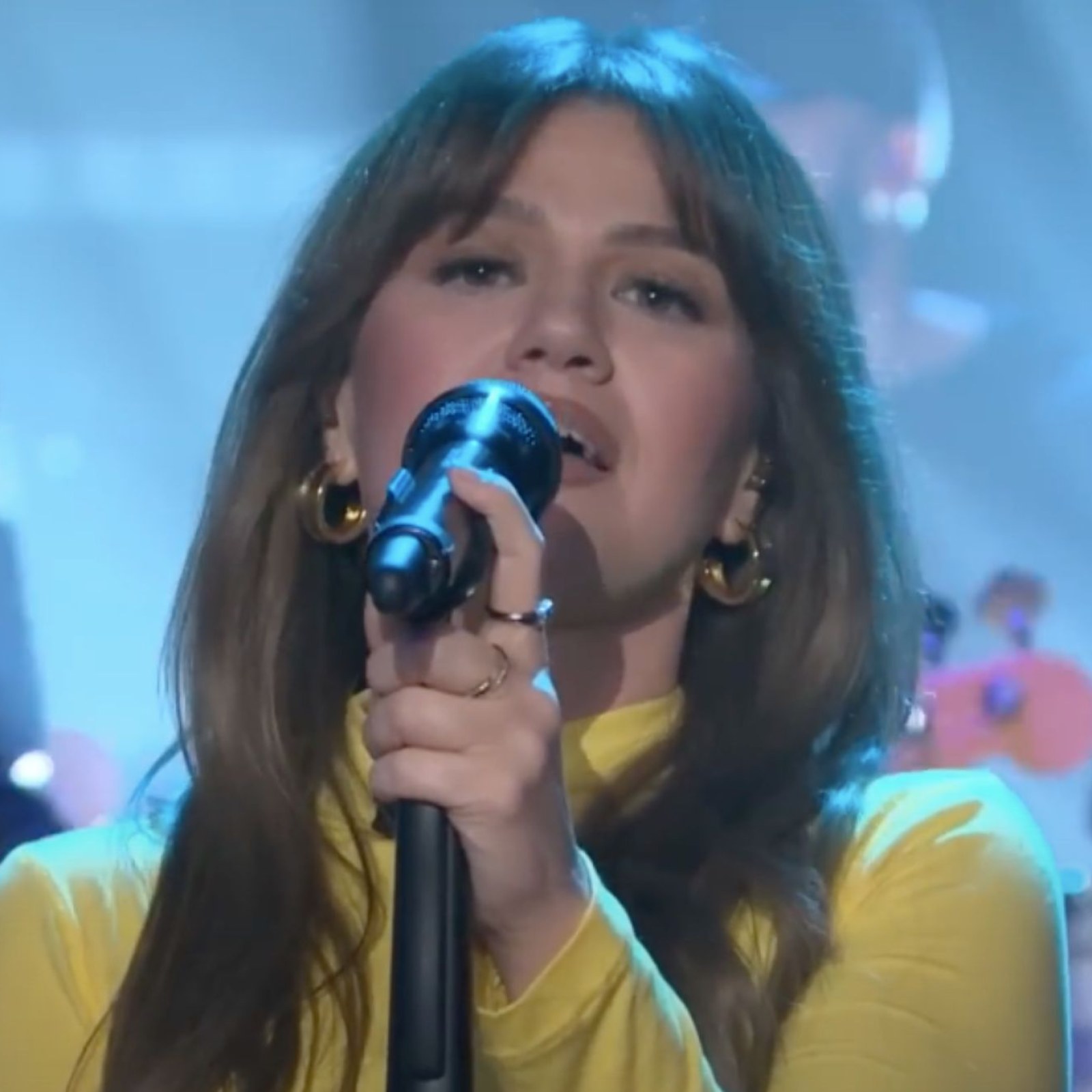 Kelly Clarkson's Cover of Taylor Swift's 'Lavender Haze' Divides Swifties: 'This Isn't Even Close'