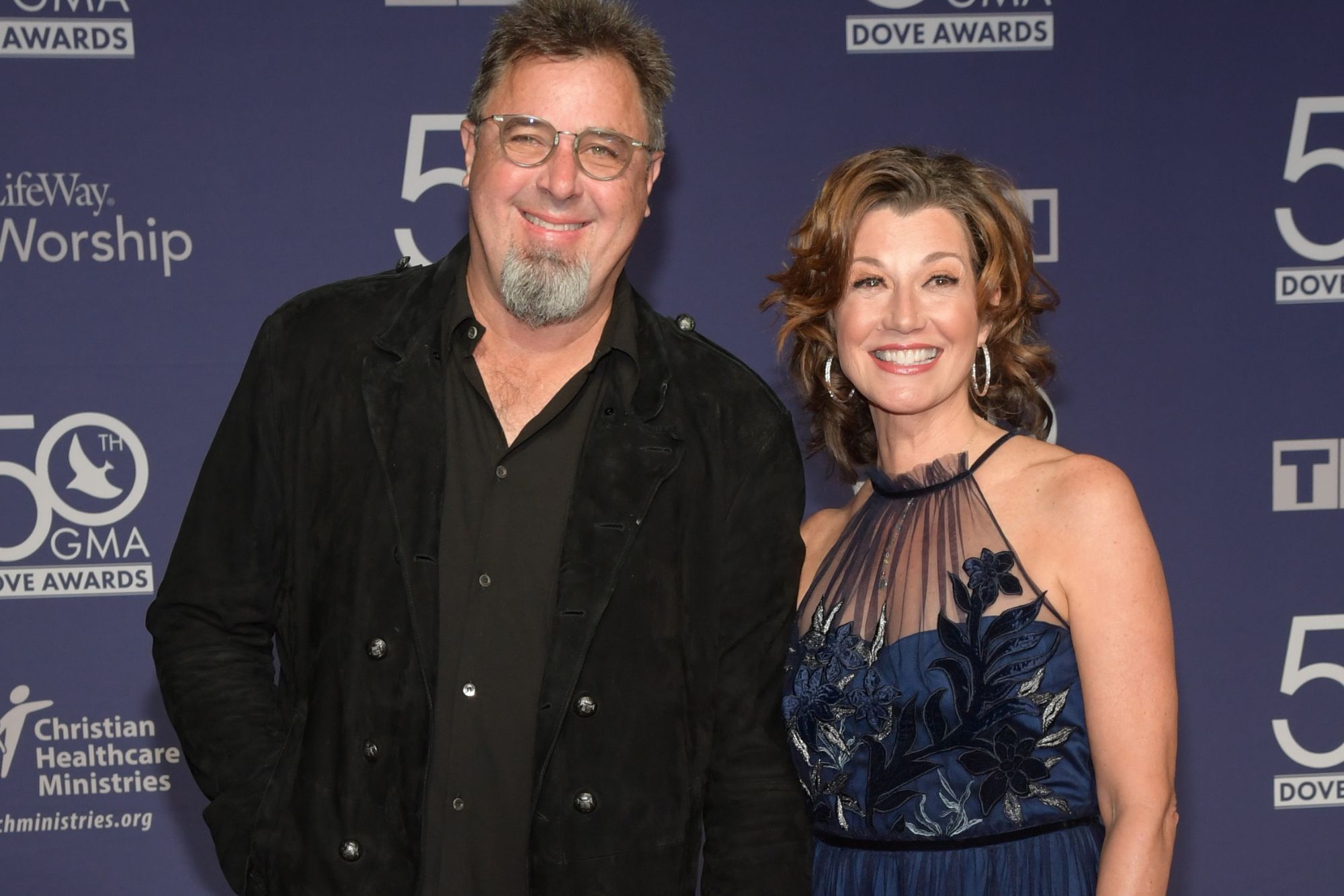 Amy Grant details Vince Gill’s support through shock health crisis, including four surgeries and dementia