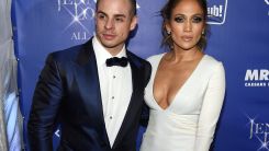 Choreographer/dancer Beau "Casper" Smart (L) and singer/actress Jennifer Lopez