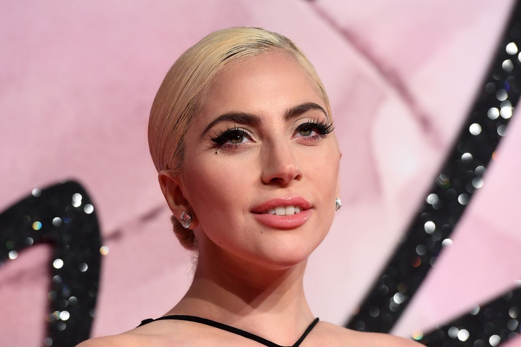 Lady Gaga shocks with her unrecognizable new look