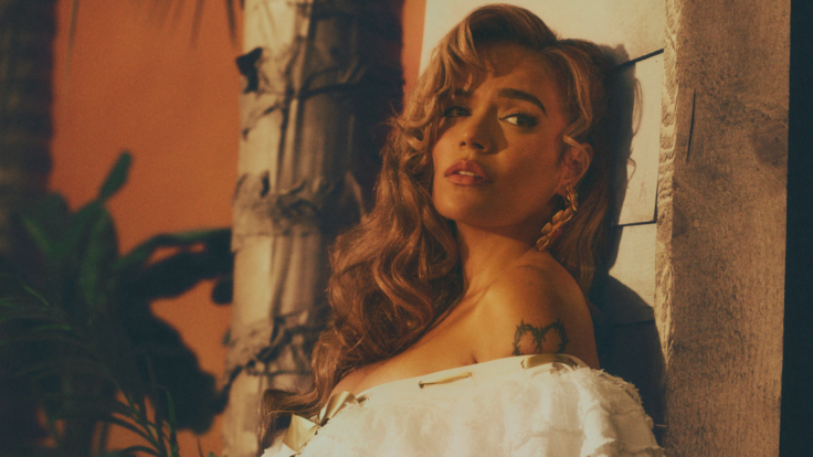 Karol G surprises with Thalia, Feid and Danny Ramirez at Tropicoqueta