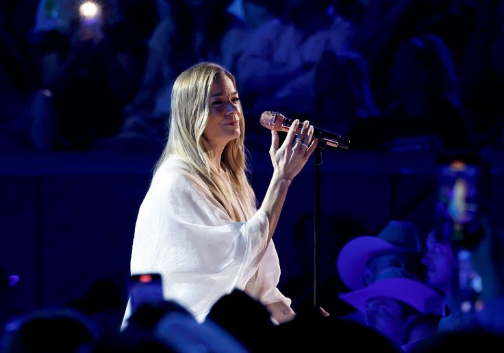 LeAnn Rimes Details Losing Teeth on Stage, Delivers the Ultimate