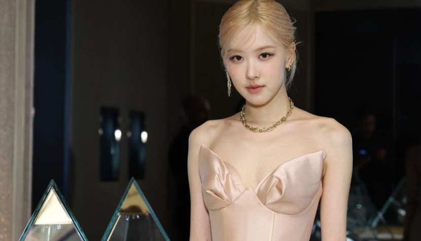 ROSÉ Gets Emotional at 2025 VMAs, Dedicates Song of the