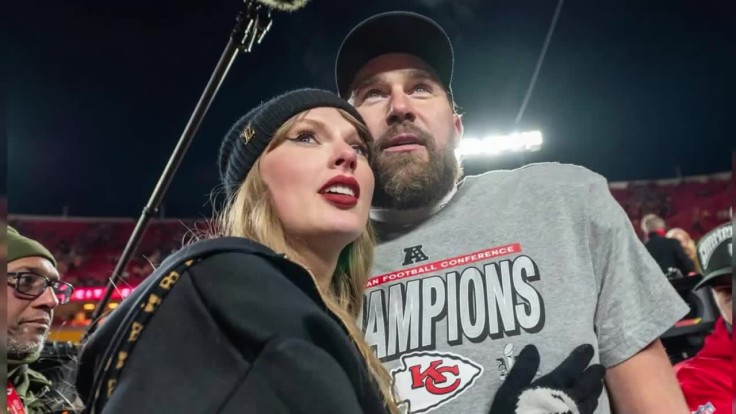 Taylor Swift Surprises Fans with Acoustic ‘Shake It Off’ at Travis Kelce’s TEU Afterparty