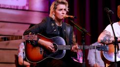 Brandi Carlile Returns to ‘Saturday Night Live’ With Emotional Renditions