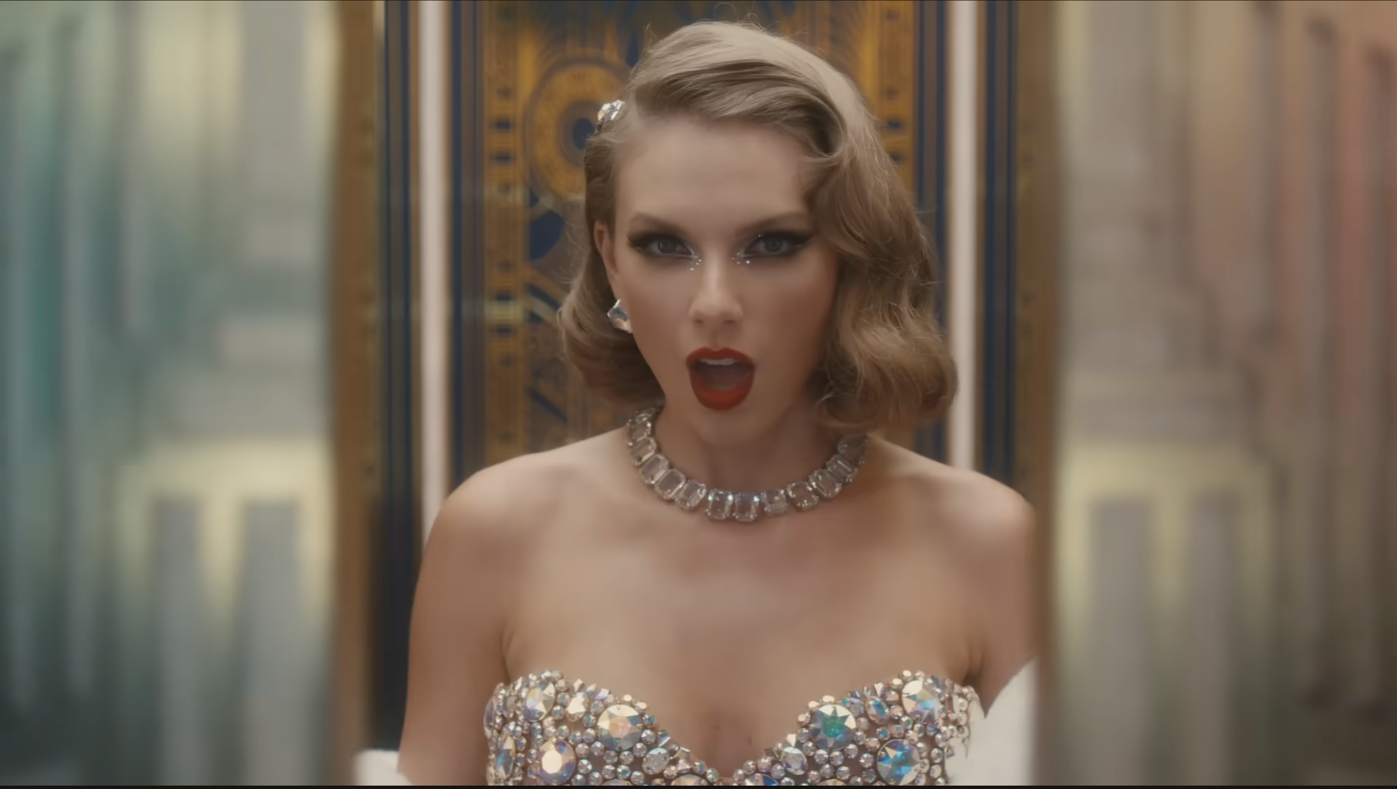 Taylor Swift Ransom Note Taylor Swift 'Blows $2 Million On New Security Team After Disturbing ...