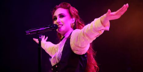 Chappell Roan Demands Strict Rules for Photographers on Red Carpets