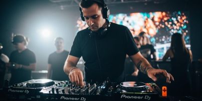 Taylor Thomson and the New Wave of Multidisciplinary Electronic Artists