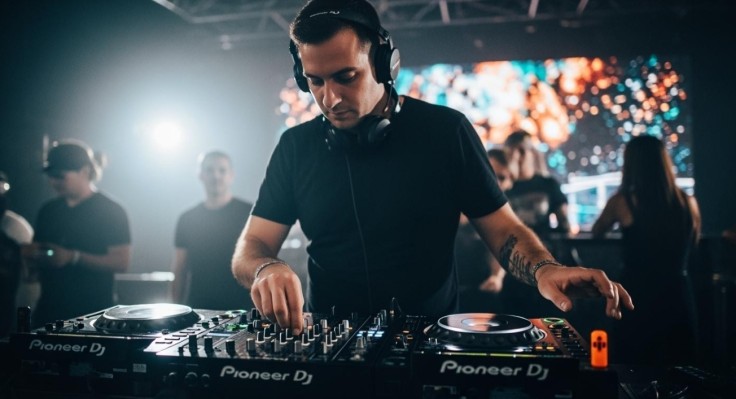 Taylor Thomson and the New Wave of Multidisciplinary Electronic Artists