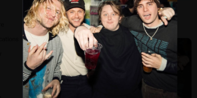 Royel Otis Guitarist Fails in Bid to Identify Redditors Behind