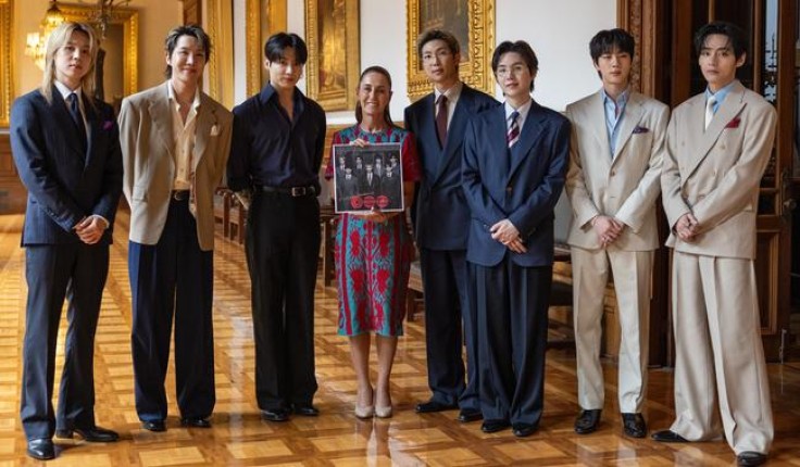 President Claudia Sheinbaum welcomes BTS to the National Palace