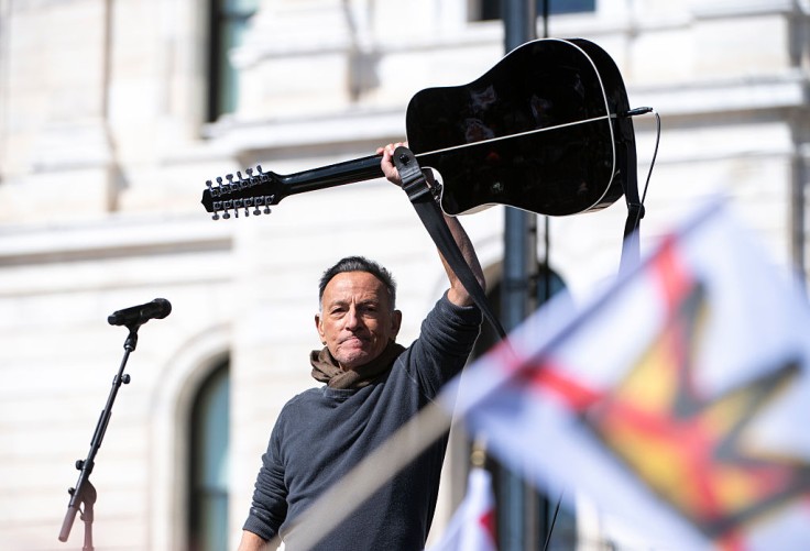Bruce Springsteen Team Shuts Down Rift Narrative After Concert High-Five