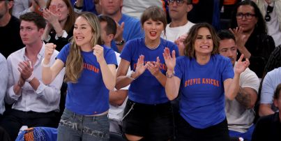 Este Haim, Taylor Swift, and Mariska Hargitay at Game 4