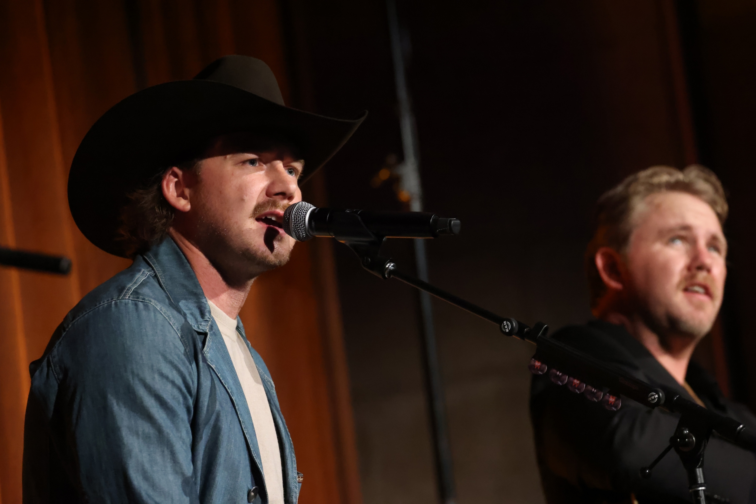 Morgan Wallen In 2026 Age Net Worth Tour Albums Family And Morgan Wallen Ernest Perform Onstage Tj Martell